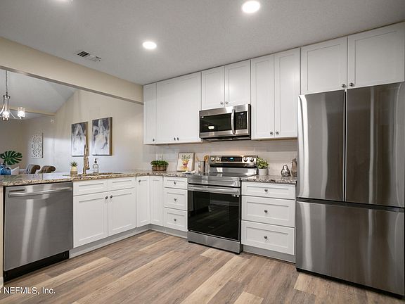 5th image of 9927 FAWN BROOK Drive