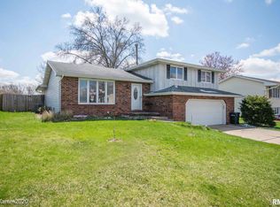 3204 W Chadwick Ln, Peoria, IL 61614