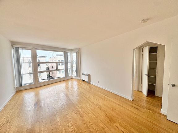 2nd image of 1685 Chestnut St APT 303
