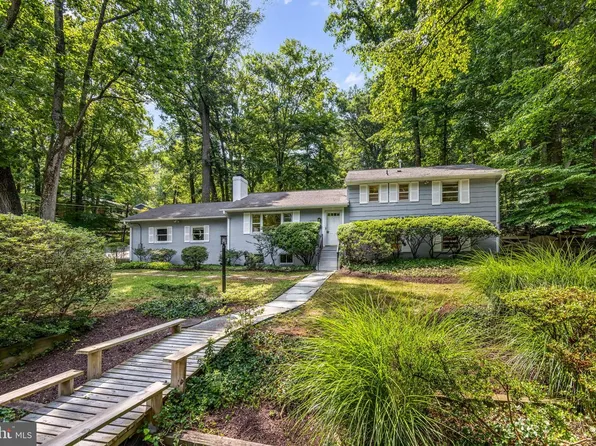6501 Lakeview Dr, Falls Church, VA 22041