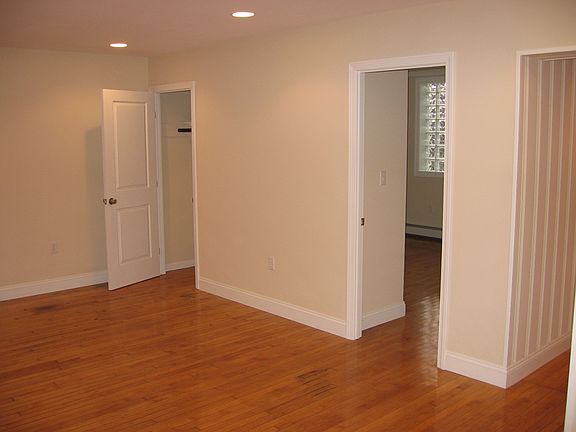 Living room to bedroom 1