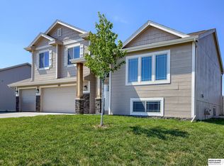16702 Potter St, Bennington, NE 68007