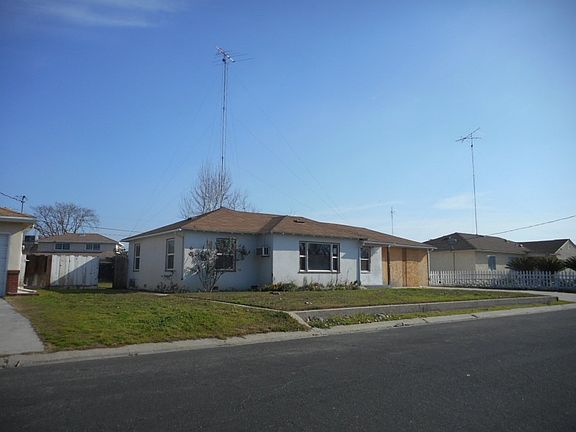 3rd image of 2300 Dale Ave