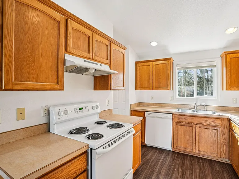 2315 SW Hannah Cir — Photo 5