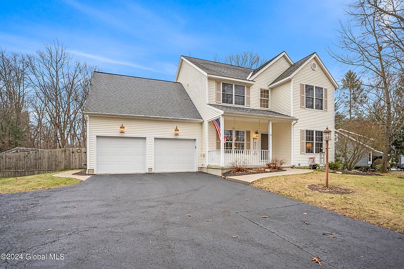 2nd image of 32 Denkers Drive