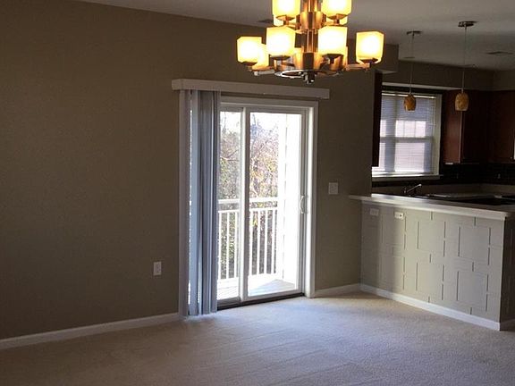 5th image of 932 Southmoor Dr Unit 307