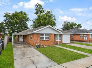 3120 Pakenham Dr, Chalmette, LA 70043