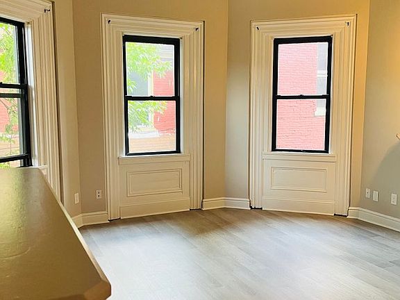 5th image of 1110 Sheffield St APT 203