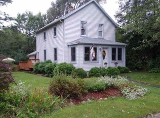 220 Elkhorn Rd, Eagle, WI 53119