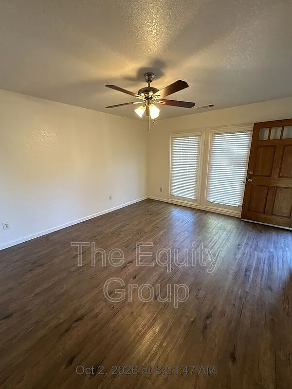2 bed, 1.0 bath, 950 sqft, $1,450 — Photo 4