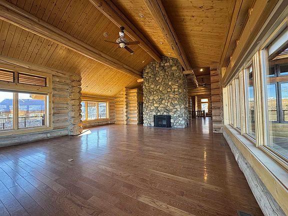 5th image of 137 Stoney Point Rd