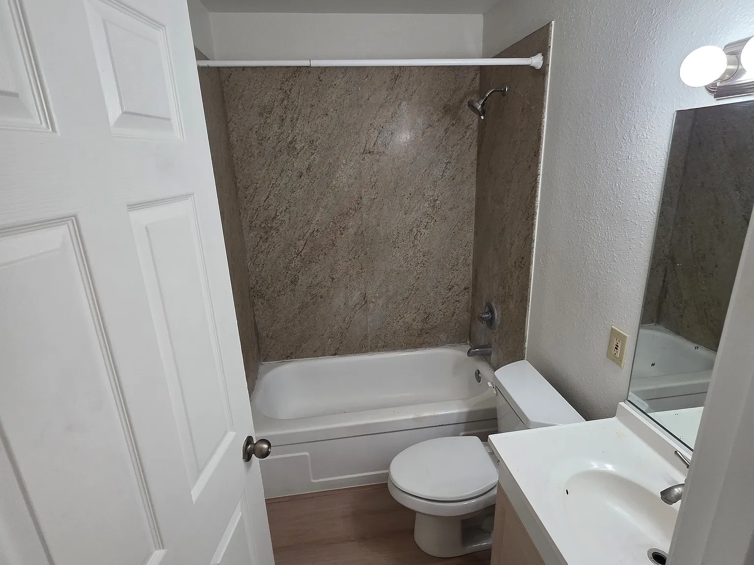 928 Dornajo Way — Photo 4