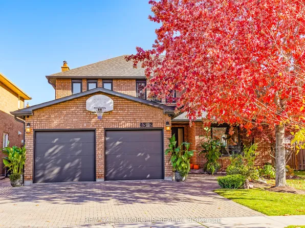 4392 Grassland Cres, Mississauga, ON L5V 1E2