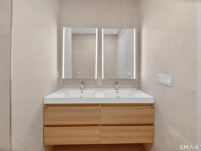 253 Riverside Ave #201 — Photo 9