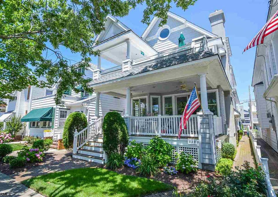 1st image of 839 Saint Charles Pl #A