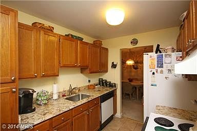 3rd image of 302 Blue Water Ct Unit 203