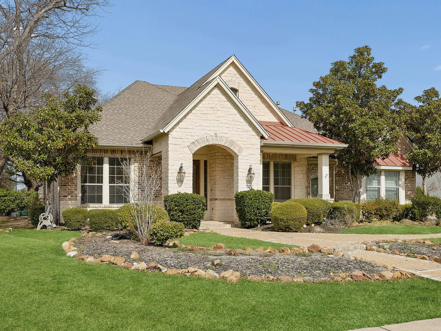 4 bed, 3.5 bath, 4168 sqft, $3,500 — Photo 3