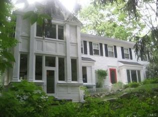 45R Old Farm Rd, Darien, CT 06820