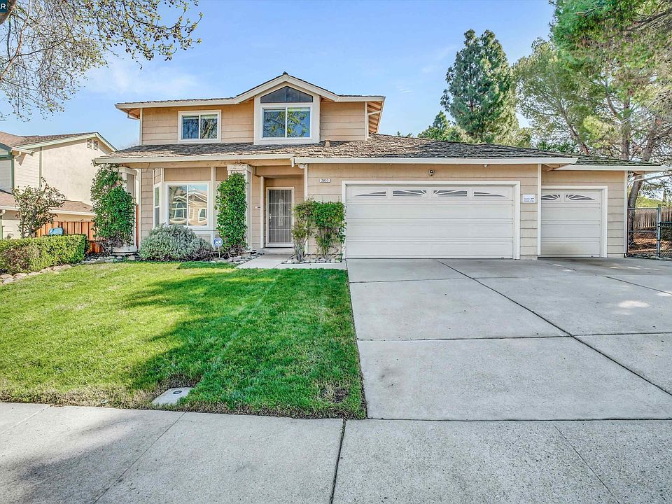 1st image of 2833 Bellflower Dr