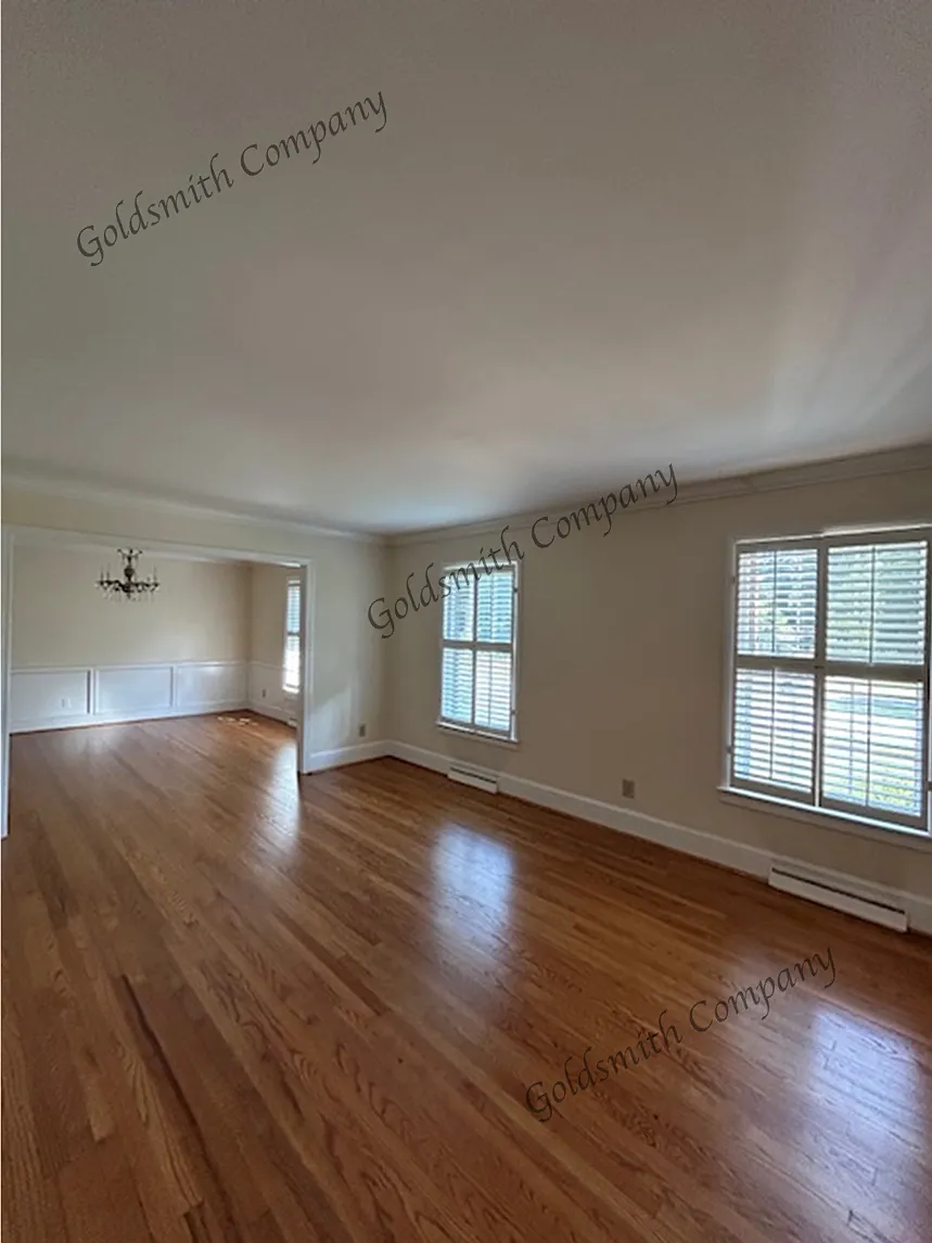 3 bed, 3.0 bath, 2400 sqft, $2,600 — Photo 4