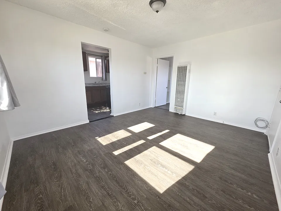 10906 S Figueroa St #1/2