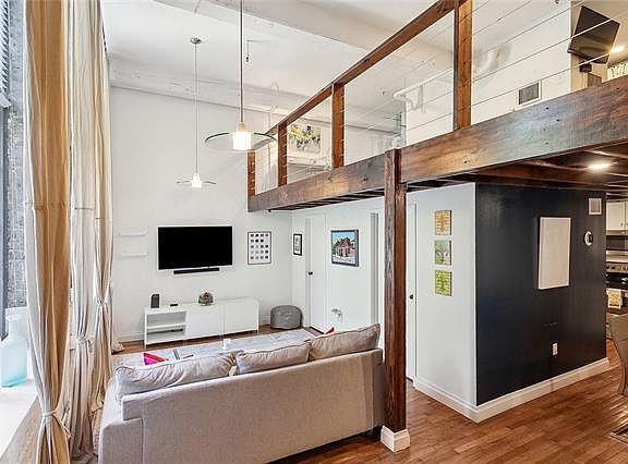 3rd image of 920 Poeyfarre St APT 240