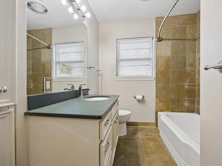 8511 Bluegate St — Photo 12