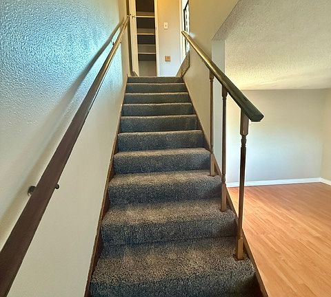 5th image of 515 1/2 4th St NE #1