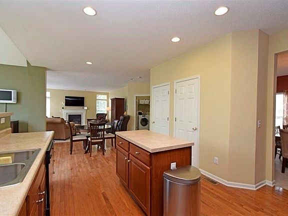 5th image of 1233 Beechwood Pl