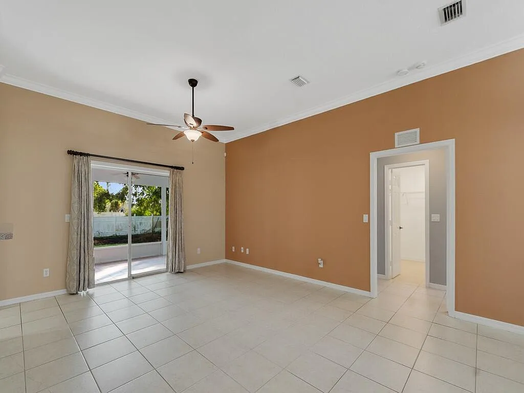 3 bed, 2.0 bath, 1653 sqft, $2,200 — Photo 4