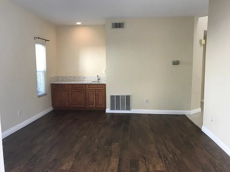 15325 Seitz Ct — Photo 6