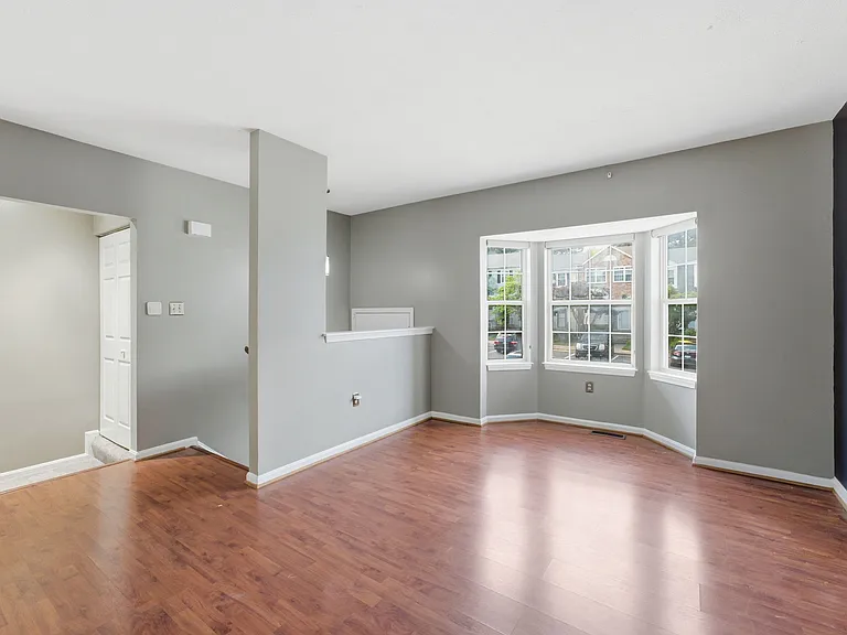 10703 Campus Way S — Photo 4
