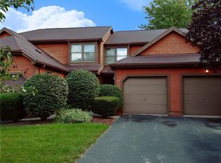 77 Broxbourne Dr, Fairport, NY 14450