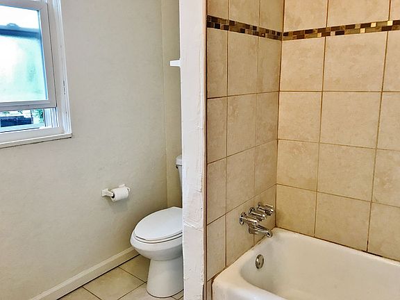 2nd image of 719 N Negley Ave APT 1