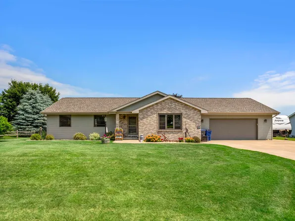 N1738 Maple Terrace Rd, Greenville, WI 54942