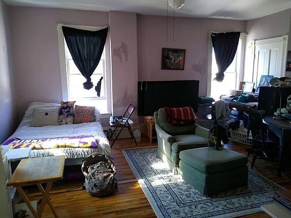 4th image of 212 N Pine St #2