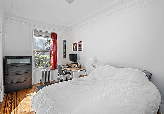 2nd image of 156 Montague St APT 4R