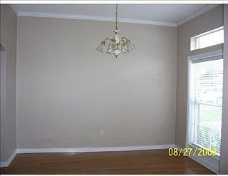3rd image of 512 Foxwood Ln
