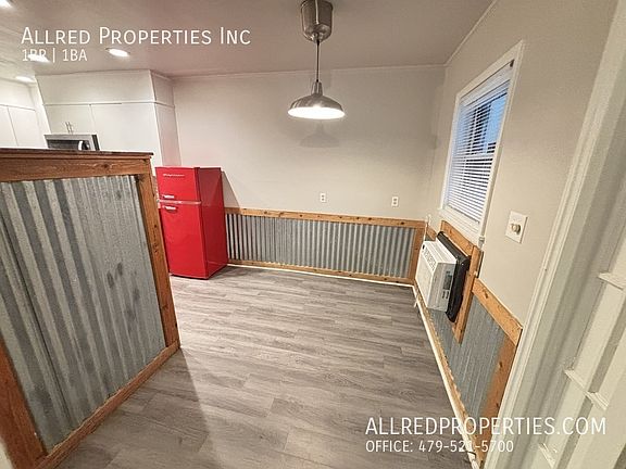 5th image of 621 N Leverett Ave APT 2