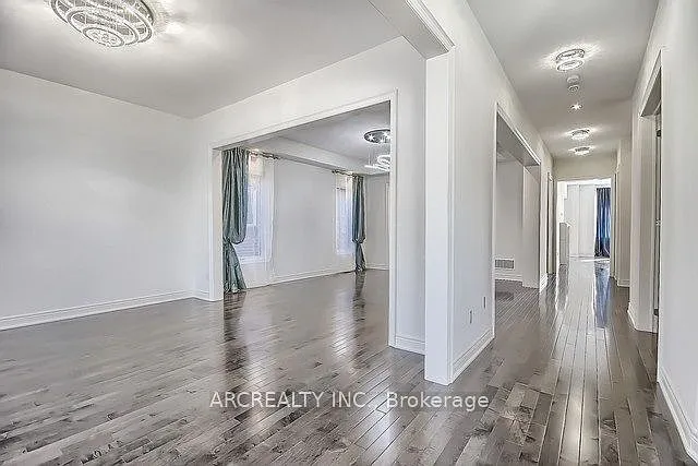 79 Baldry Ave — Photo 7
