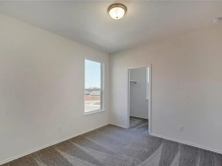 3105 Maurine Dr — Photo 25