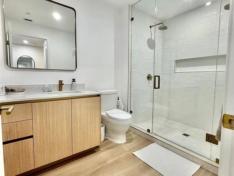90 NE 32nd St #1124 — Photo 13