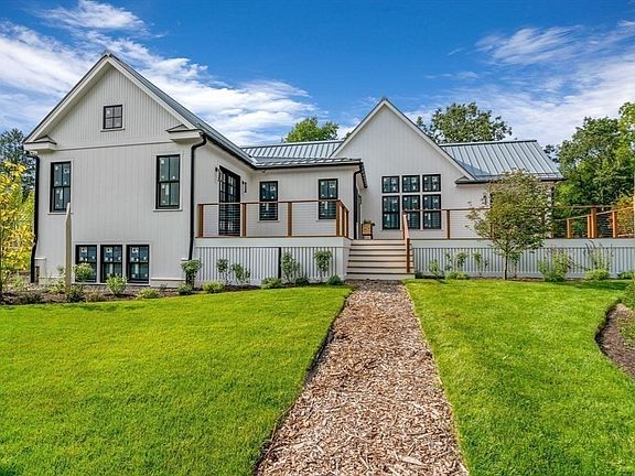 2nd image of 28 Hatch Farm Ln #28