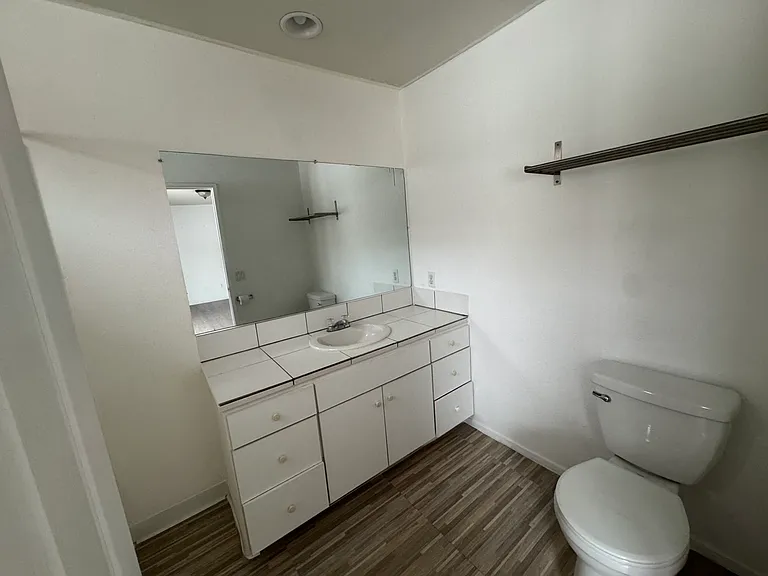 1050 Scott St #2 — Photo 14