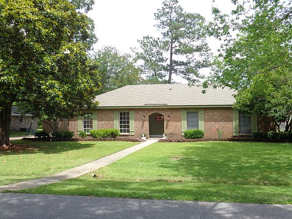 2nd image of 210 Pecan Grove Dr