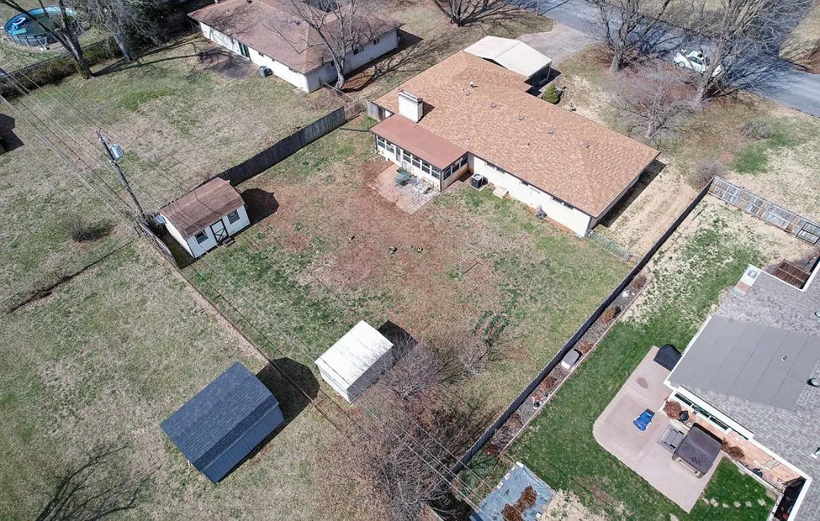 3 bed, 1656 sqft, $1,550 — Photo 2