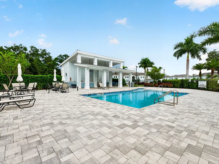 4064 Via Sienna Cir — Photo 37