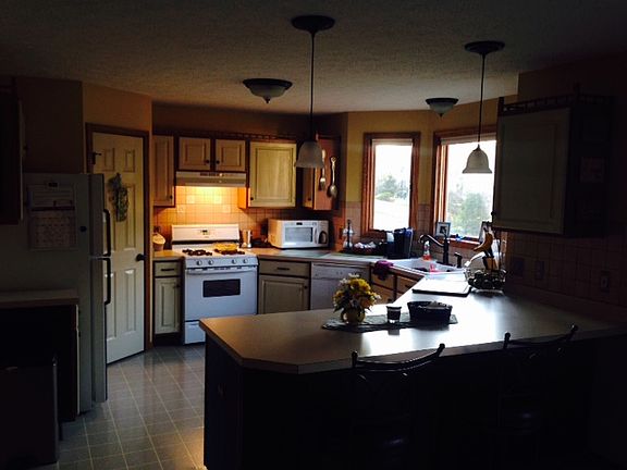 4th image of 1051 Roy Marsh Dr