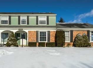 35912 Old Homestead Dr, Farmington Hills, MI 48335