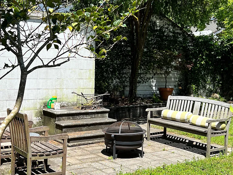 54 Parkwood Ave #1/2 — Photo 7